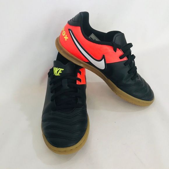 nike tiempo rio red